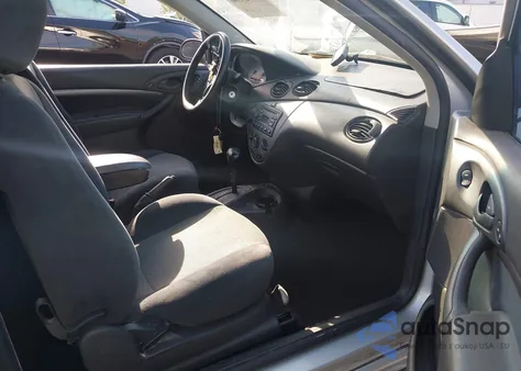 2001 Ford Focus Zx3 из США, поврежденный, VIN 3FAFP313X1R117916